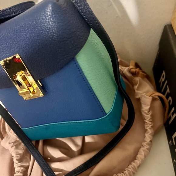 The Volon multi color cross body Box Bag - Picture 3 of 6